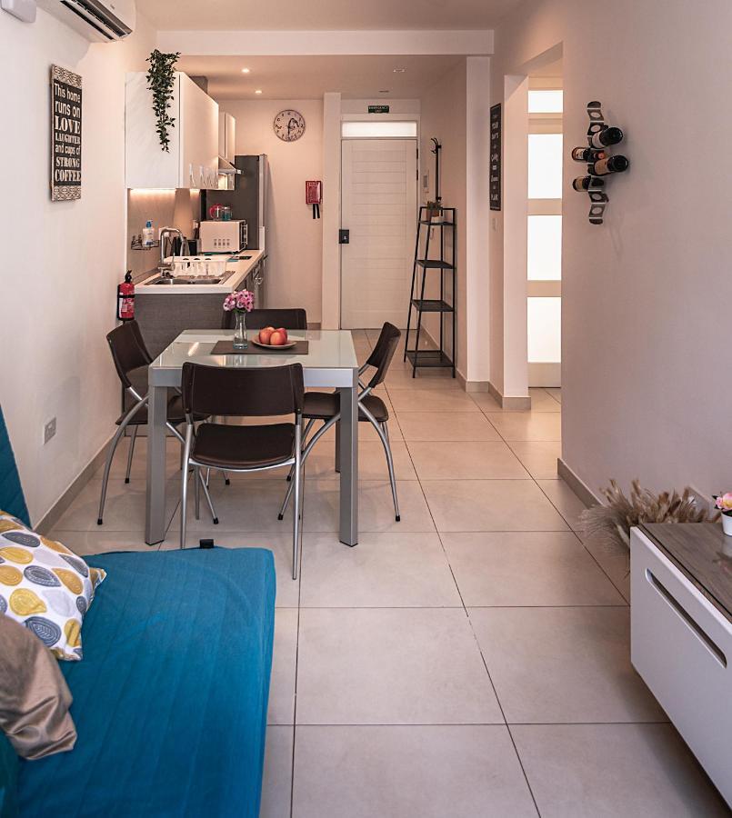Modern Comfort - 2Br Apartment Center Of St Julians & Paceville San Ġiljan Buitenkant foto