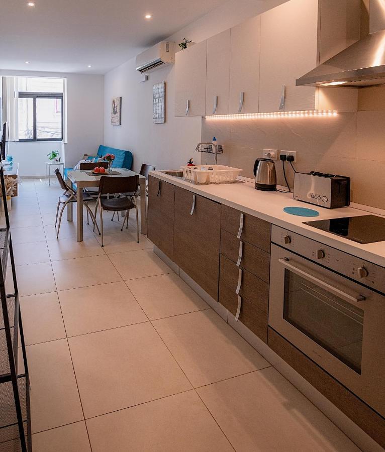 Modern Comfort - 2Br Apartment Center Of St Julians & Paceville San Ġiljan Buitenkant foto